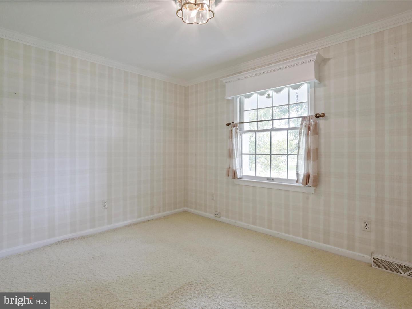 137 S RIVER RD, FRONT ROYAL, Virginia 22630, 3 Bedrooms Bedrooms, ,2 BathroomsBathrooms,Residential,For sale,137 S RIVER RD,VAWR2011146 MLS # VAWR2011146