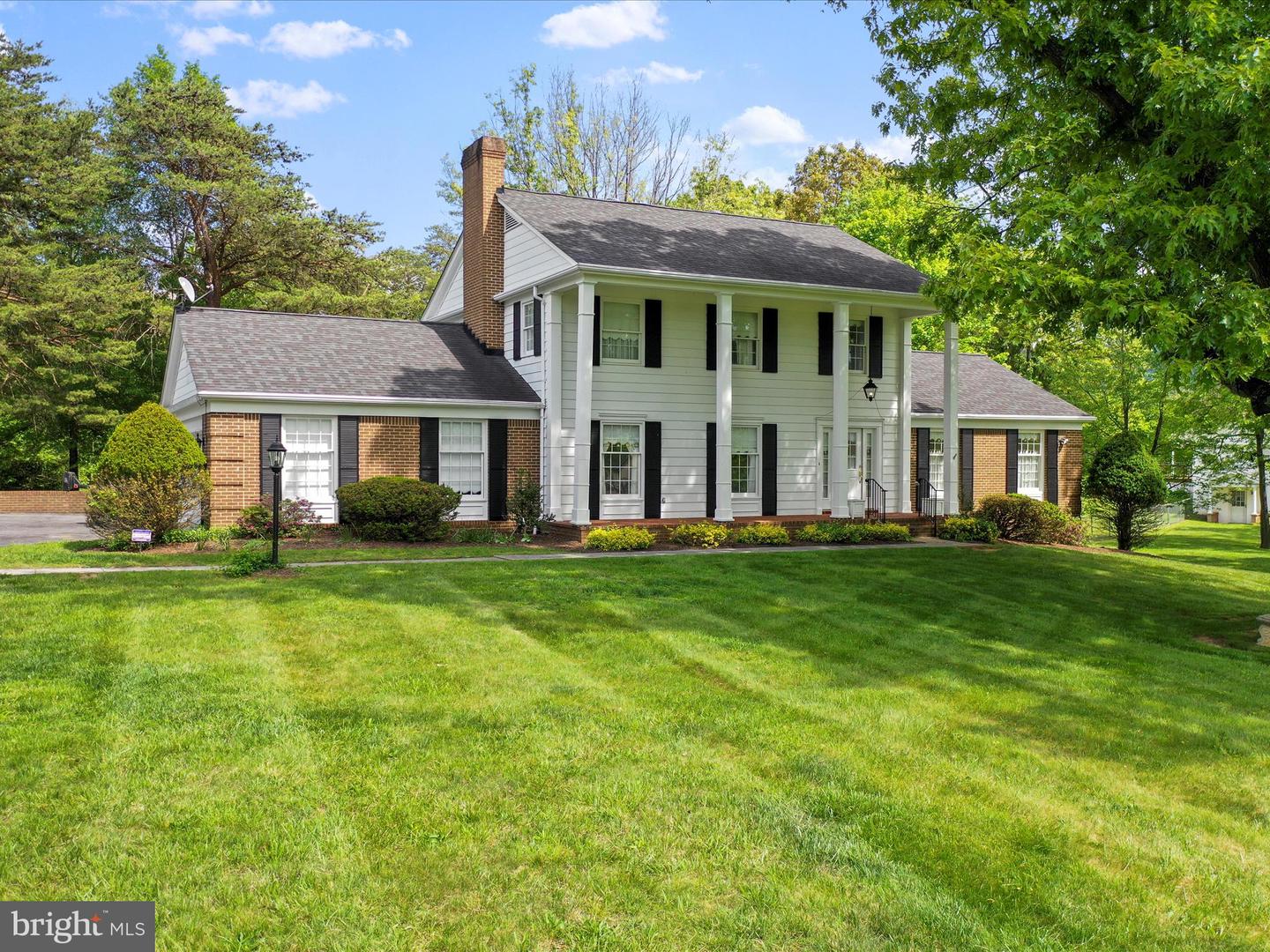 137 S RIVER RD, FRONT ROYAL, Virginia 22630, 3 Bedrooms Bedrooms, ,2 BathroomsBathrooms,Residential,For sale,137 S RIVER RD,VAWR2011146 MLS # VAWR2011146