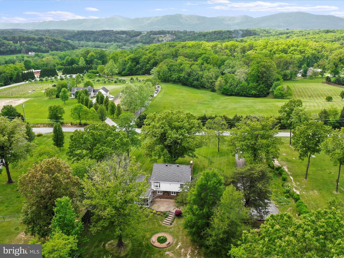 137 S RIVER RD, FRONT ROYAL, Virginia 22630, 3 Bedrooms Bedrooms, ,2 BathroomsBathrooms,Residential,For sale,137 S RIVER RD,VAWR2011146 MLS # VAWR2011146