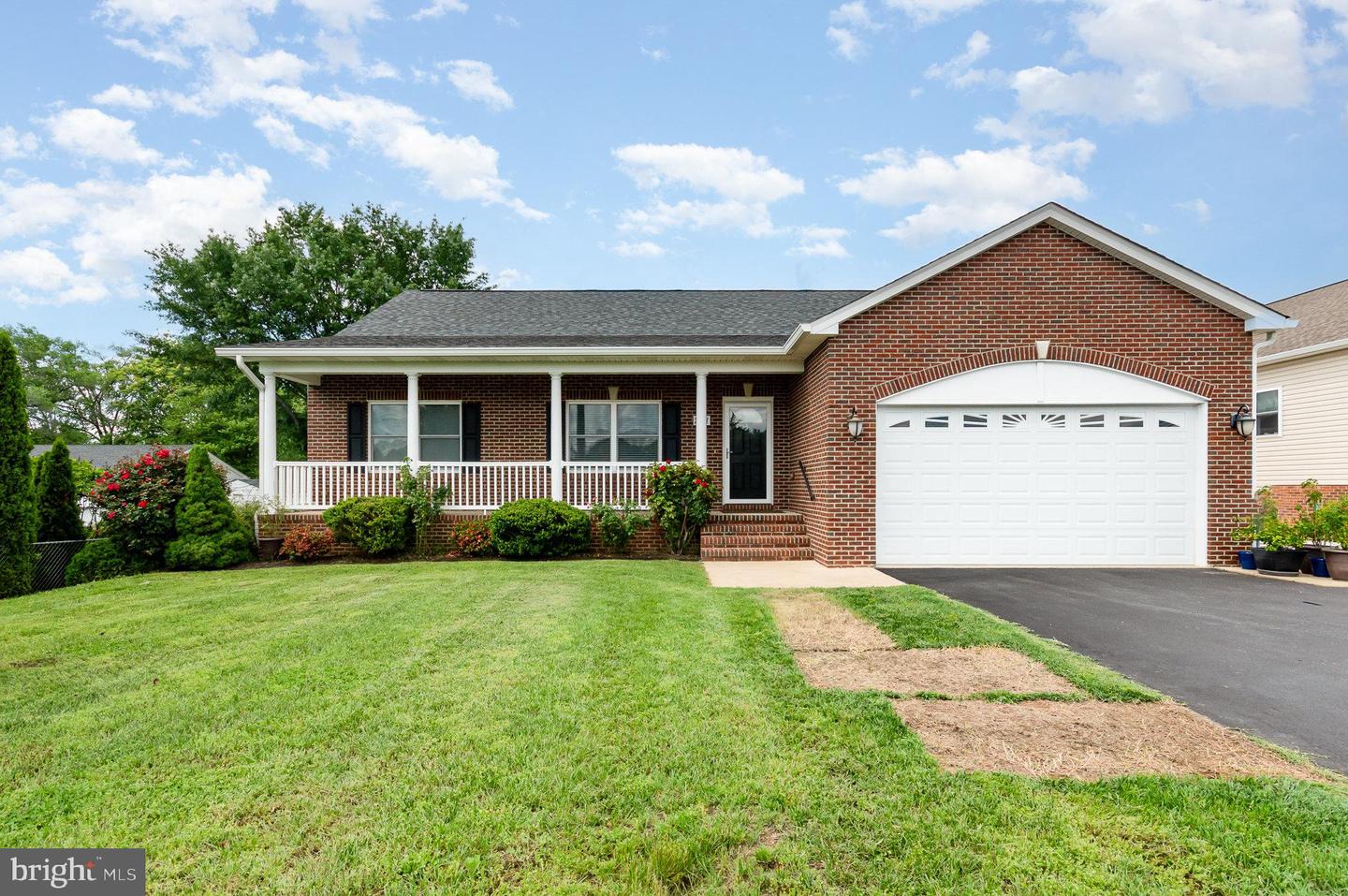 271 DEACON RD, FREDERICKSBURG, Virginia 22405, 4 Bedrooms Bedrooms, ,3 BathroomsBathrooms,Residential,For sale,271 DEACON RD,VAST2038782 MLS # VAST2038782