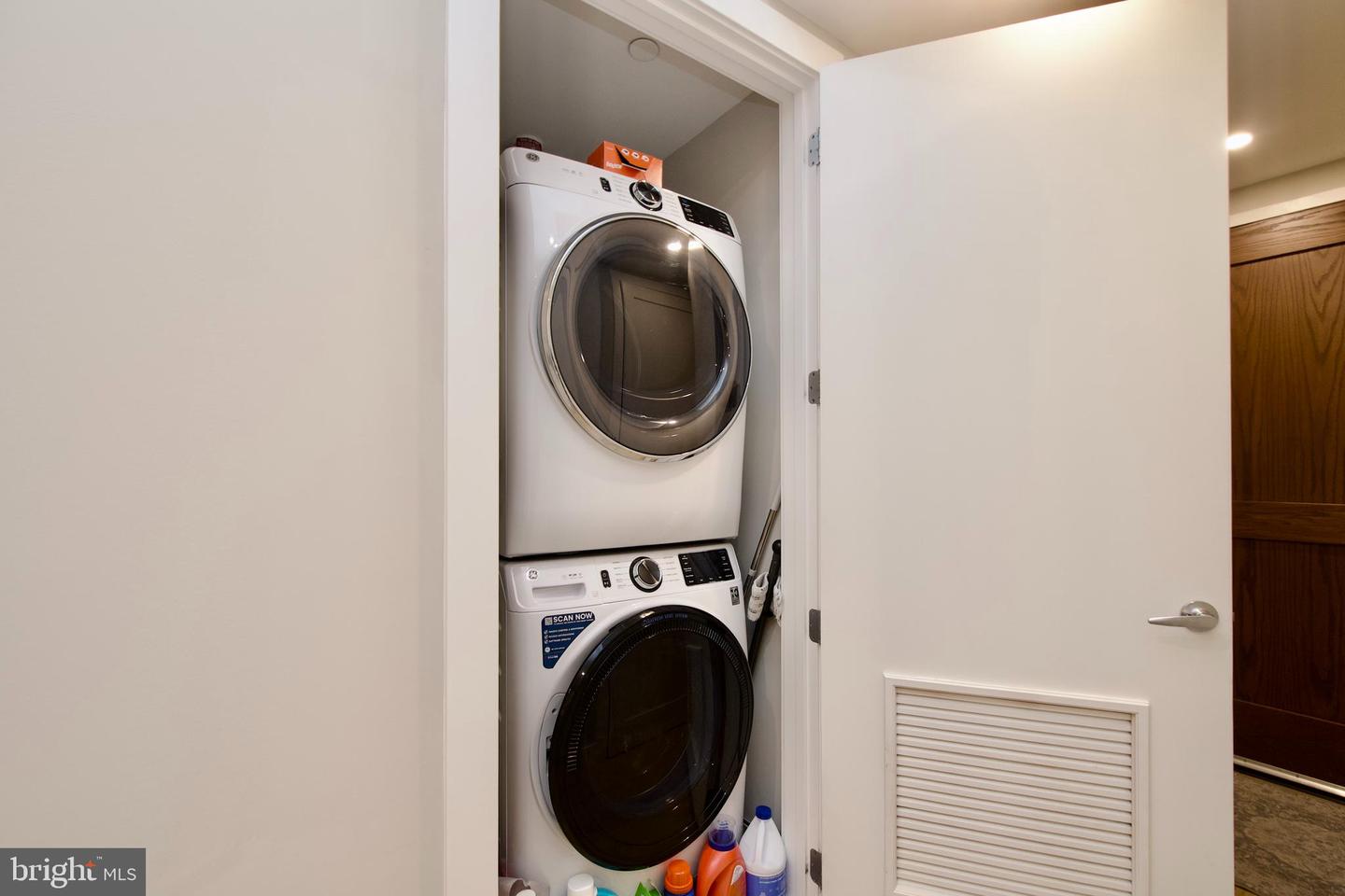 801 N FAIRFAX ST #318, ALEXANDRIA, Virginia 22314, 2 Bedrooms Bedrooms, ,2 BathroomsBathrooms,Residential,For sale,801 N FAIRFAX ST #318,VAAX2045296 MLS # VAAX2045296
