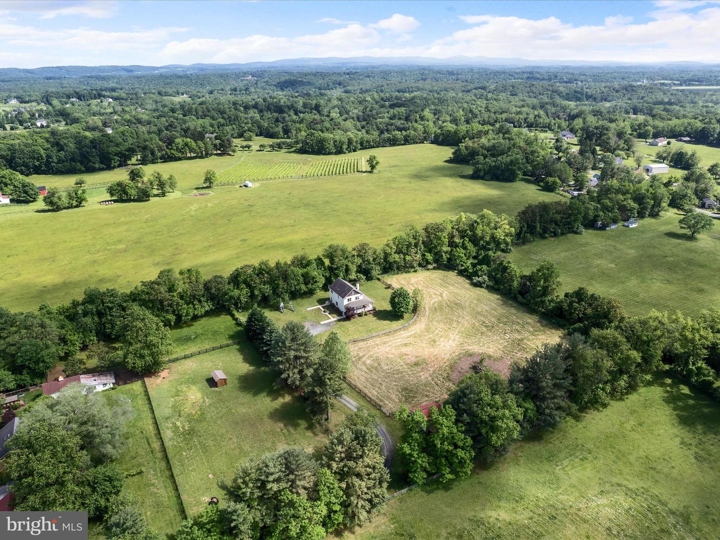 36711 PHILOMONT RD, PURCELLVILLE, Virginia 20132, 4 Bedrooms Bedrooms, ,3 BathroomsBathrooms,Residential,For sale,36711 PHILOMONT RD,VALO2096372 MLS # VALO2096372