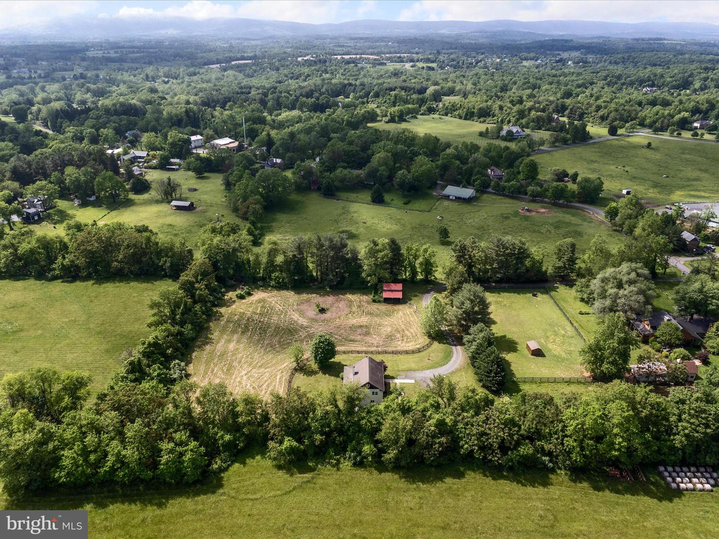 36711 PHILOMONT RD, PURCELLVILLE, Virginia 20132, 4 Bedrooms Bedrooms, ,3 BathroomsBathrooms,Residential,For sale,36711 PHILOMONT RD,VALO2096372 MLS # VALO2096372
