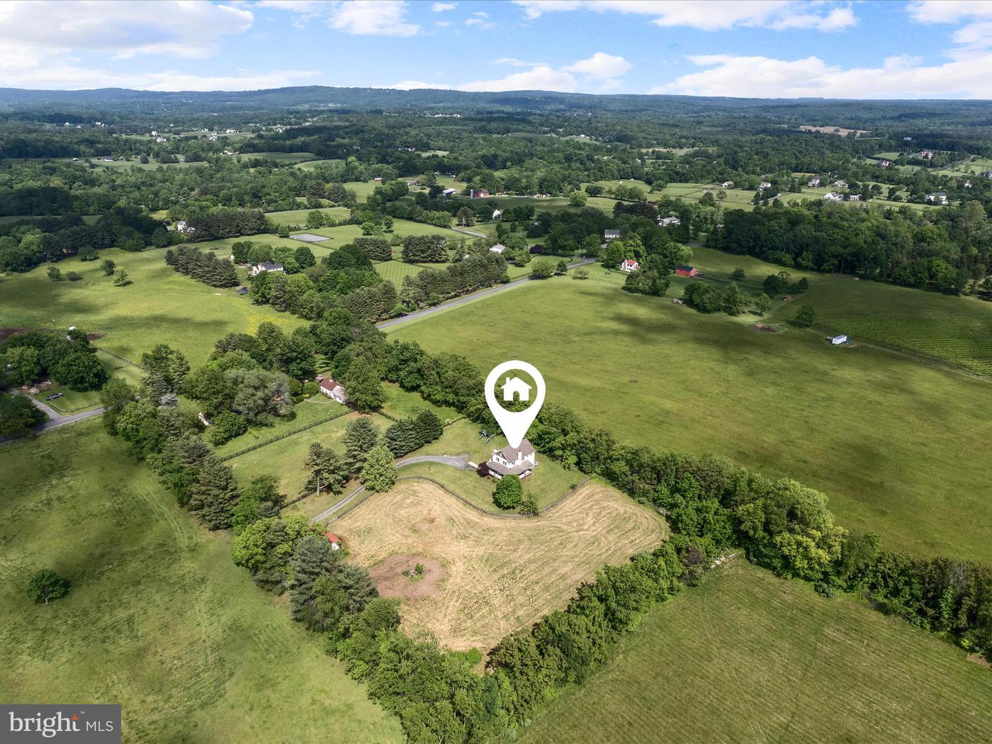 36711 PHILOMONT RD, PURCELLVILLE, Virginia 20132, 4 Bedrooms Bedrooms, ,3 BathroomsBathrooms,Residential,For sale,36711 PHILOMONT RD,VALO2096372 MLS # VALO2096372