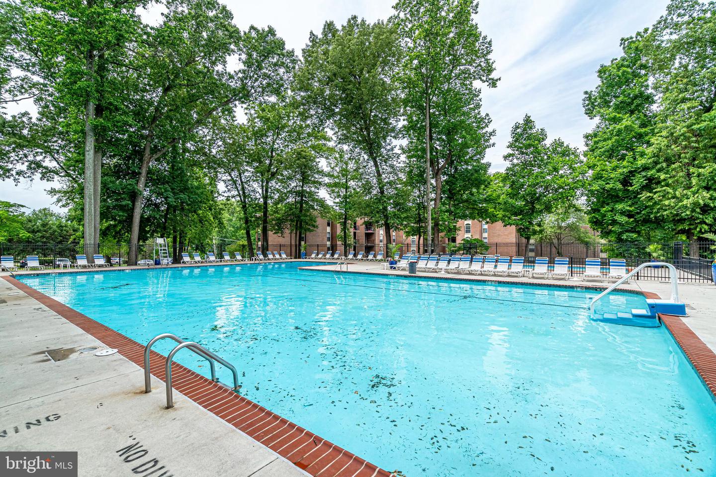 3320 WOODBURN VILLAGE DR #32, ANNANDALE, Virginia 22003, 3 Bedrooms Bedrooms, ,2 BathroomsBathrooms,Residential,For sale,3320 WOODBURN VILLAGE DR #32,VAFX2240752 MLS # VAFX2240752