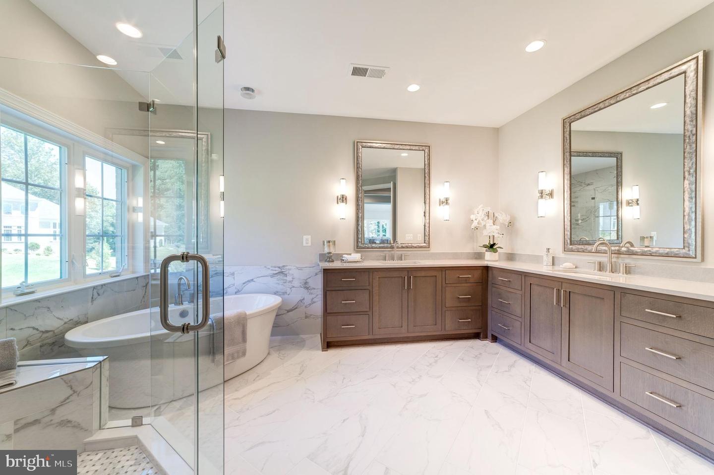 390 STILL POND RUN, GREAT FALLS, Virginia 22066, 6 Bedrooms Bedrooms, ,7 BathroomsBathrooms,Residential,For sale,390 STILL POND RUN,VAFX2240638 MLS # VAFX2240638