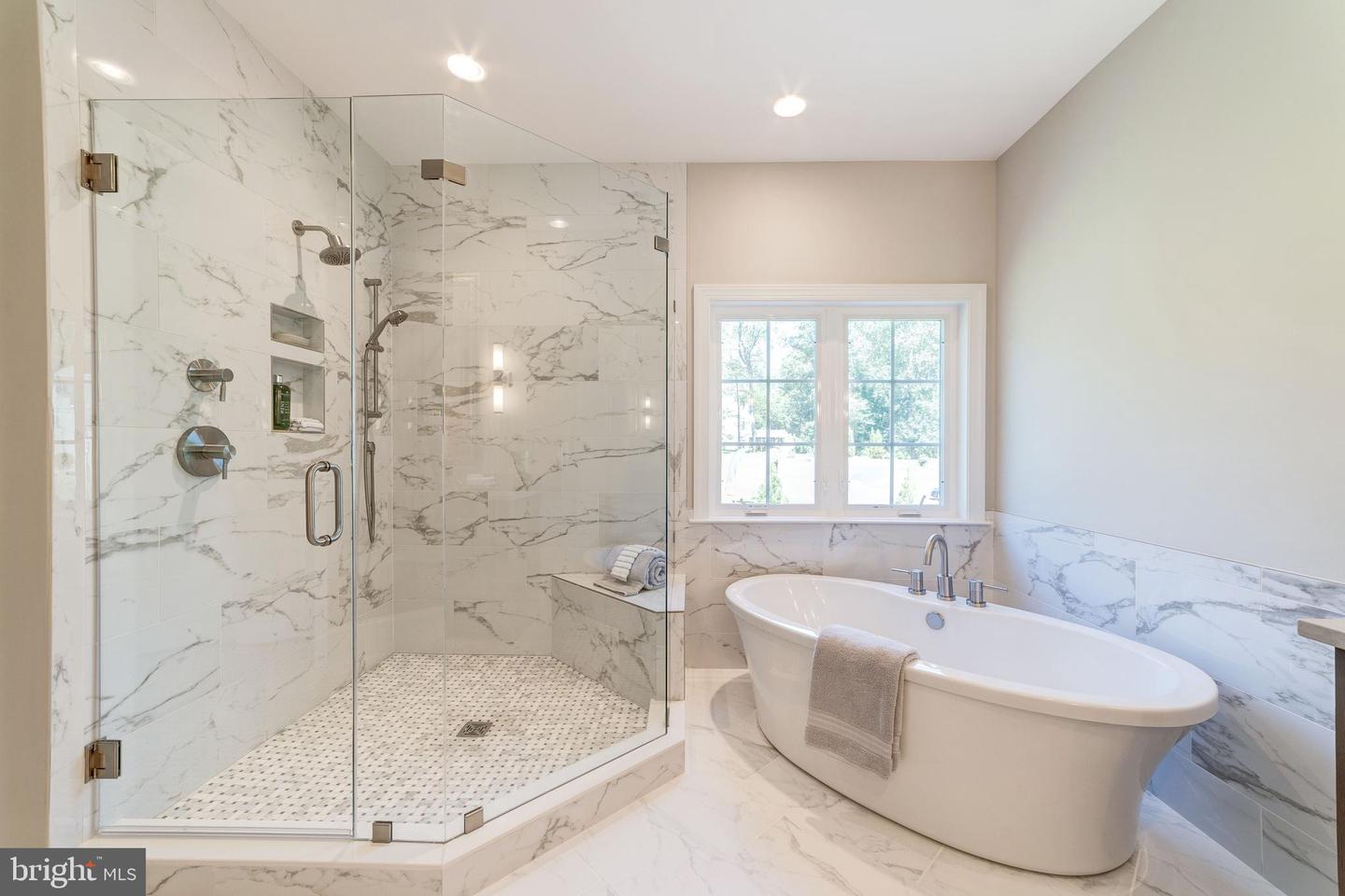 390 STILL POND RUN, GREAT FALLS, Virginia 22066, 6 Bedrooms Bedrooms, ,7 BathroomsBathrooms,Residential,For sale,390 STILL POND RUN,VAFX2240638 MLS # VAFX2240638