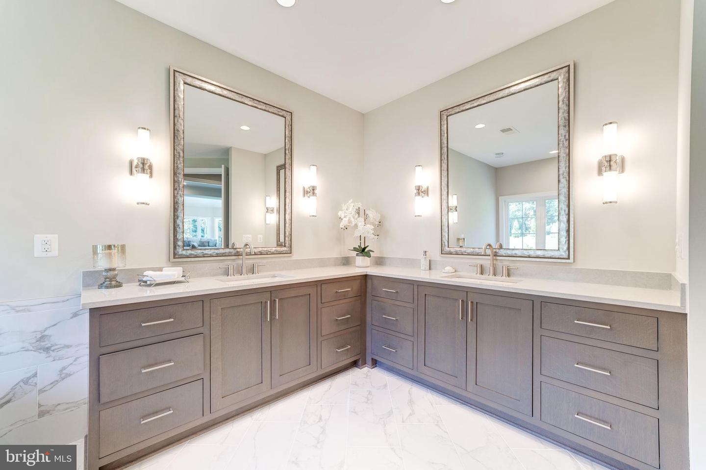 390 STILL POND RUN, GREAT FALLS, Virginia 22066, 6 Bedrooms Bedrooms, ,7 BathroomsBathrooms,Residential,For sale,390 STILL POND RUN,VAFX2240638 MLS # VAFX2240638
