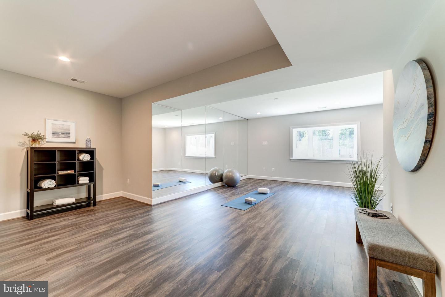 390 STILL POND RUN, GREAT FALLS, Virginia 22066, 6 Bedrooms Bedrooms, ,7 BathroomsBathrooms,Residential,For sale,390 STILL POND RUN,VAFX2240638 MLS # VAFX2240638