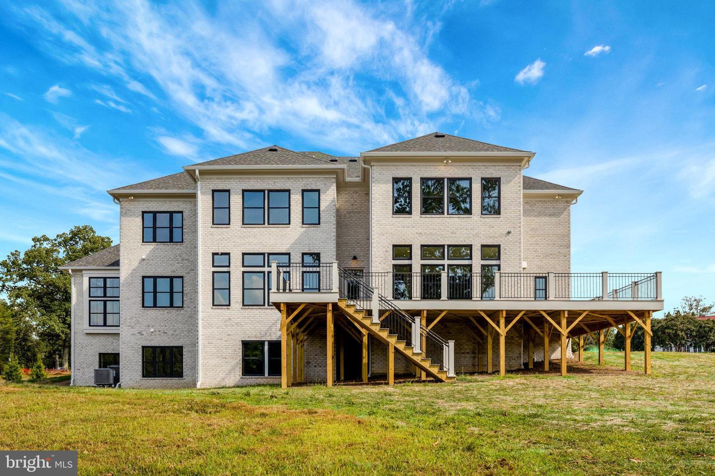390 STILL POND RUN, GREAT FALLS, Virginia 22066, 6 Bedrooms Bedrooms, ,7 BathroomsBathrooms,Residential,For sale,390 STILL POND RUN,VAFX2240638 MLS # VAFX2240638