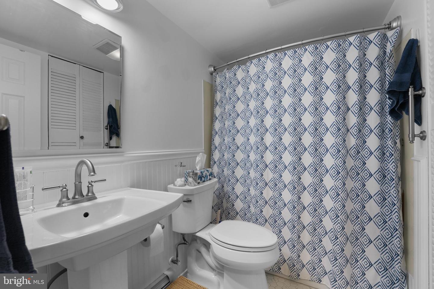 14321 BISMARK AVE, WOODBRIDGE, Virginia 22193, 3 Bedrooms Bedrooms, ,2 BathroomsBathrooms,Residential,For sale,14321 BISMARK AVE,VAPW2094614 MLS # VAPW2094614