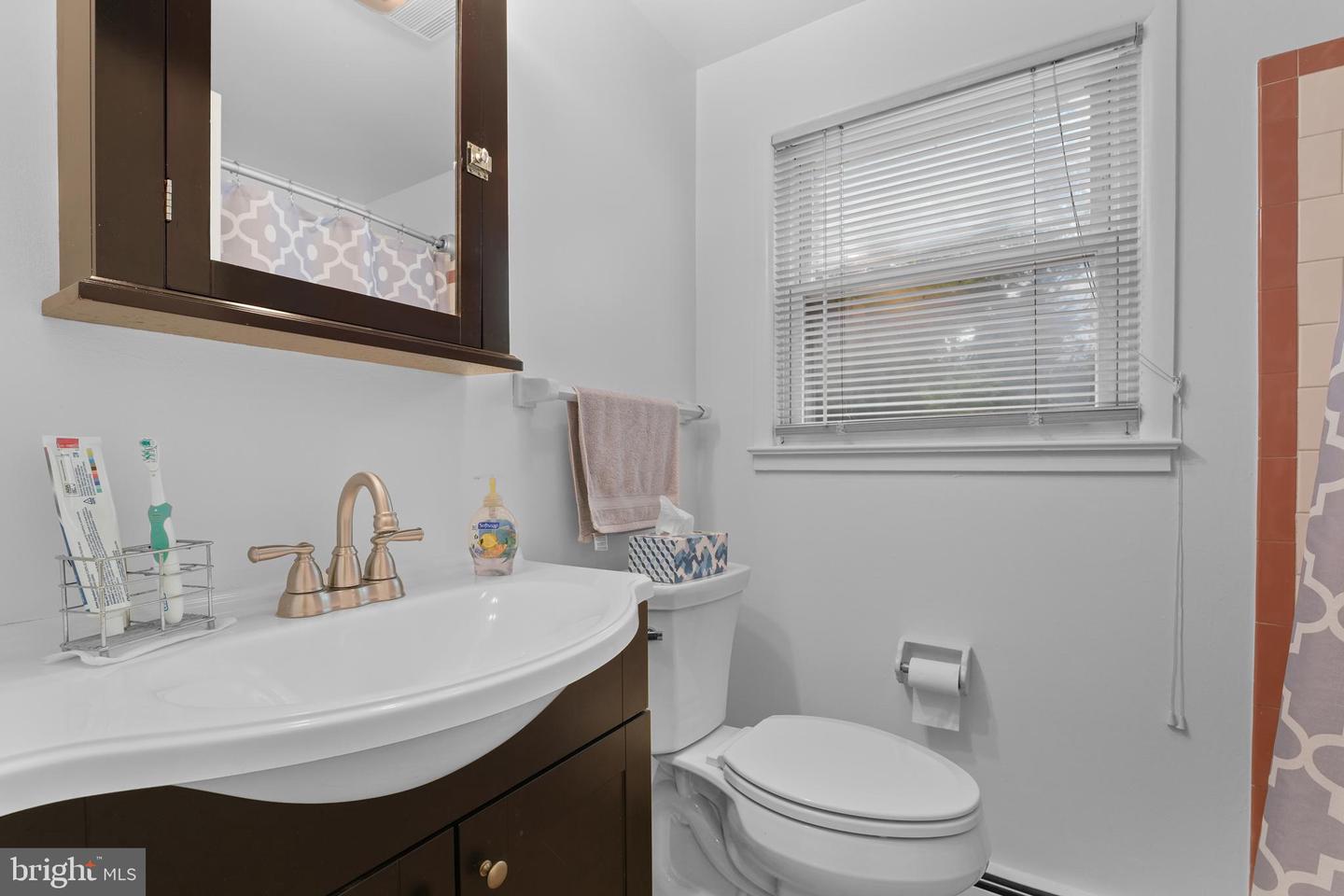 14321 BISMARK AVE, WOODBRIDGE, Virginia 22193, 3 Bedrooms Bedrooms, ,2 BathroomsBathrooms,Residential,For sale,14321 BISMARK AVE,VAPW2094614 MLS # VAPW2094614