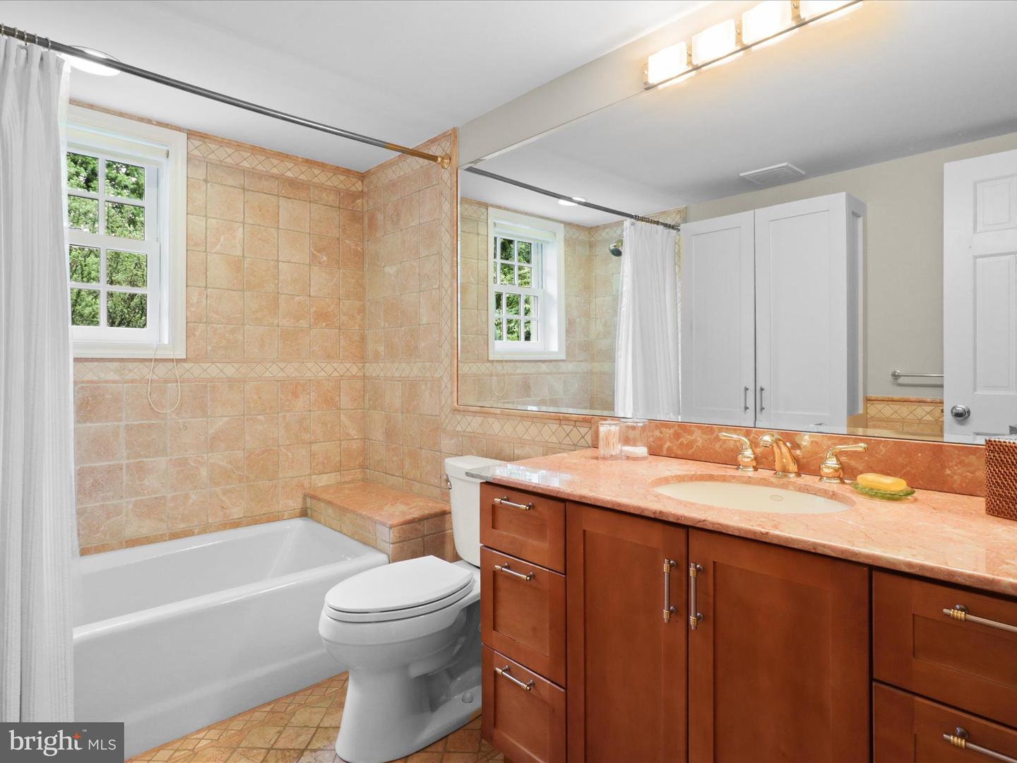 3725 N DELAWARE ST, ARLINGTON, Virginia 22207, 5 Bedrooms Bedrooms, ,3 BathroomsBathrooms,Residential,For sale,3725 N DELAWARE ST,VAAR2057466 MLS # VAAR2057466