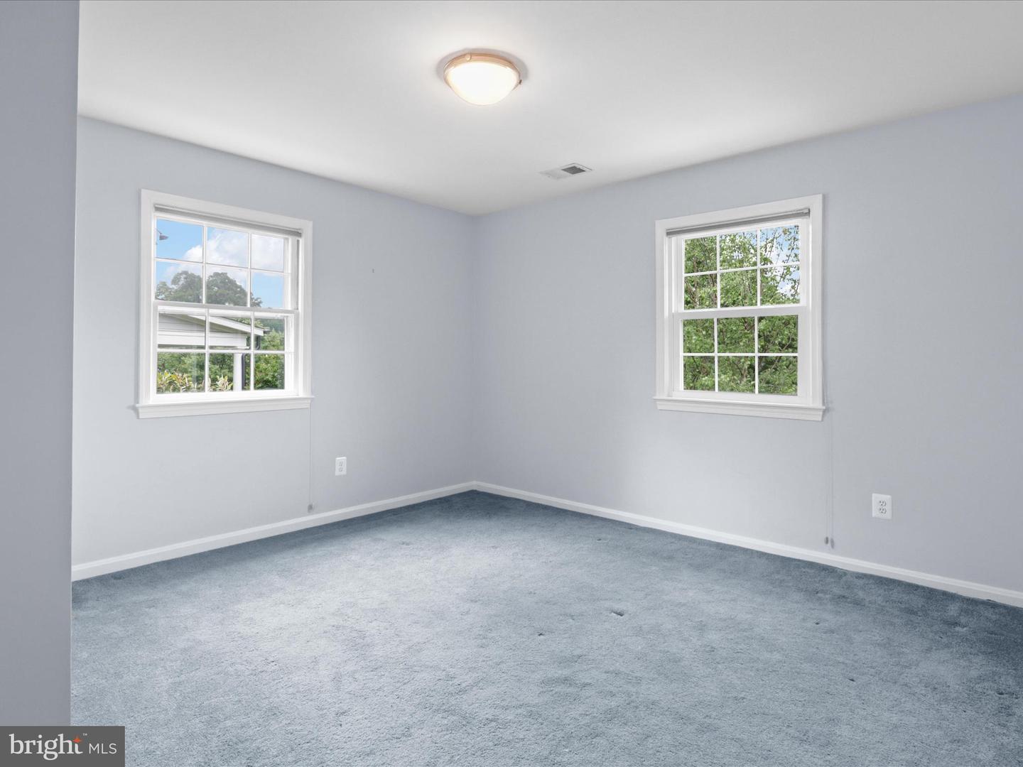 3725 N DELAWARE ST, ARLINGTON, Virginia 22207, 5 Bedrooms Bedrooms, ,3 BathroomsBathrooms,Residential,For sale,3725 N DELAWARE ST,VAAR2057466 MLS # VAAR2057466