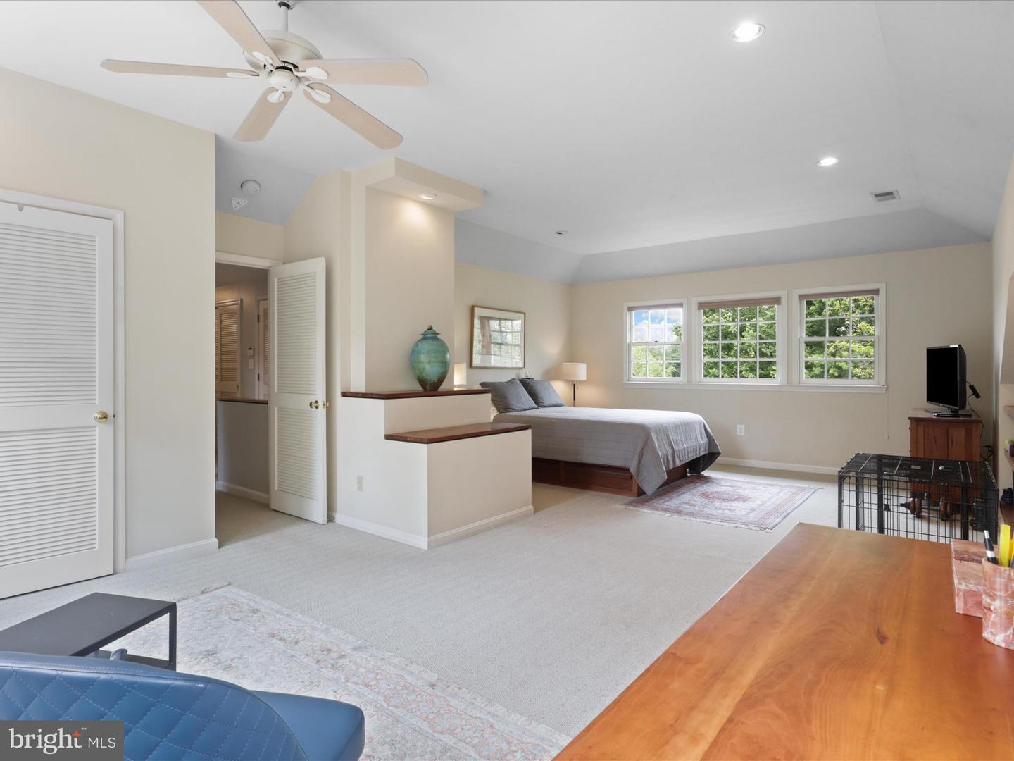 3725 N DELAWARE ST, ARLINGTON, Virginia 22207, 5 Bedrooms Bedrooms, ,3 BathroomsBathrooms,Residential,For sale,3725 N DELAWARE ST,VAAR2057466 MLS # VAAR2057466