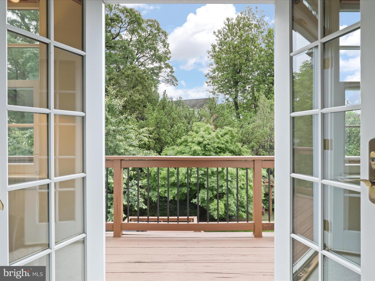 3725 N DELAWARE ST, ARLINGTON, Virginia 22207, 5 Bedrooms Bedrooms, ,3 BathroomsBathrooms,Residential,For sale,3725 N DELAWARE ST,VAAR2057466 MLS # VAAR2057466