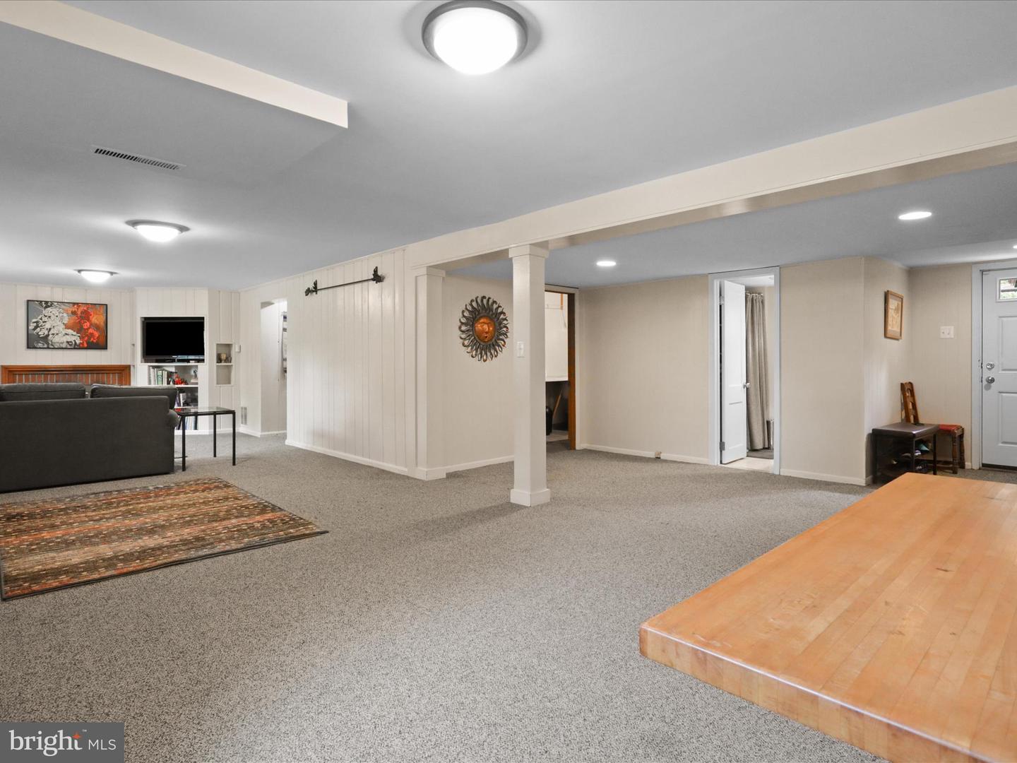 3725 N DELAWARE ST, ARLINGTON, Virginia 22207, 5 Bedrooms Bedrooms, ,3 BathroomsBathrooms,Residential,For sale,3725 N DELAWARE ST,VAAR2057466 MLS # VAAR2057466