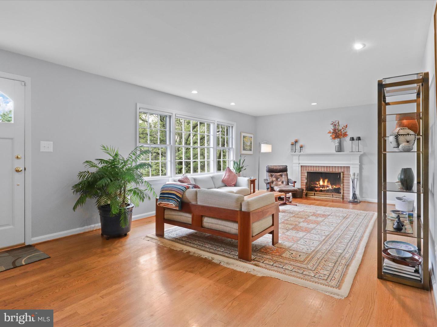 3725 N DELAWARE ST, ARLINGTON, Virginia 22207, 5 Bedrooms Bedrooms, ,3 BathroomsBathrooms,Residential,For sale,3725 N DELAWARE ST,VAAR2057466 MLS # VAAR2057466