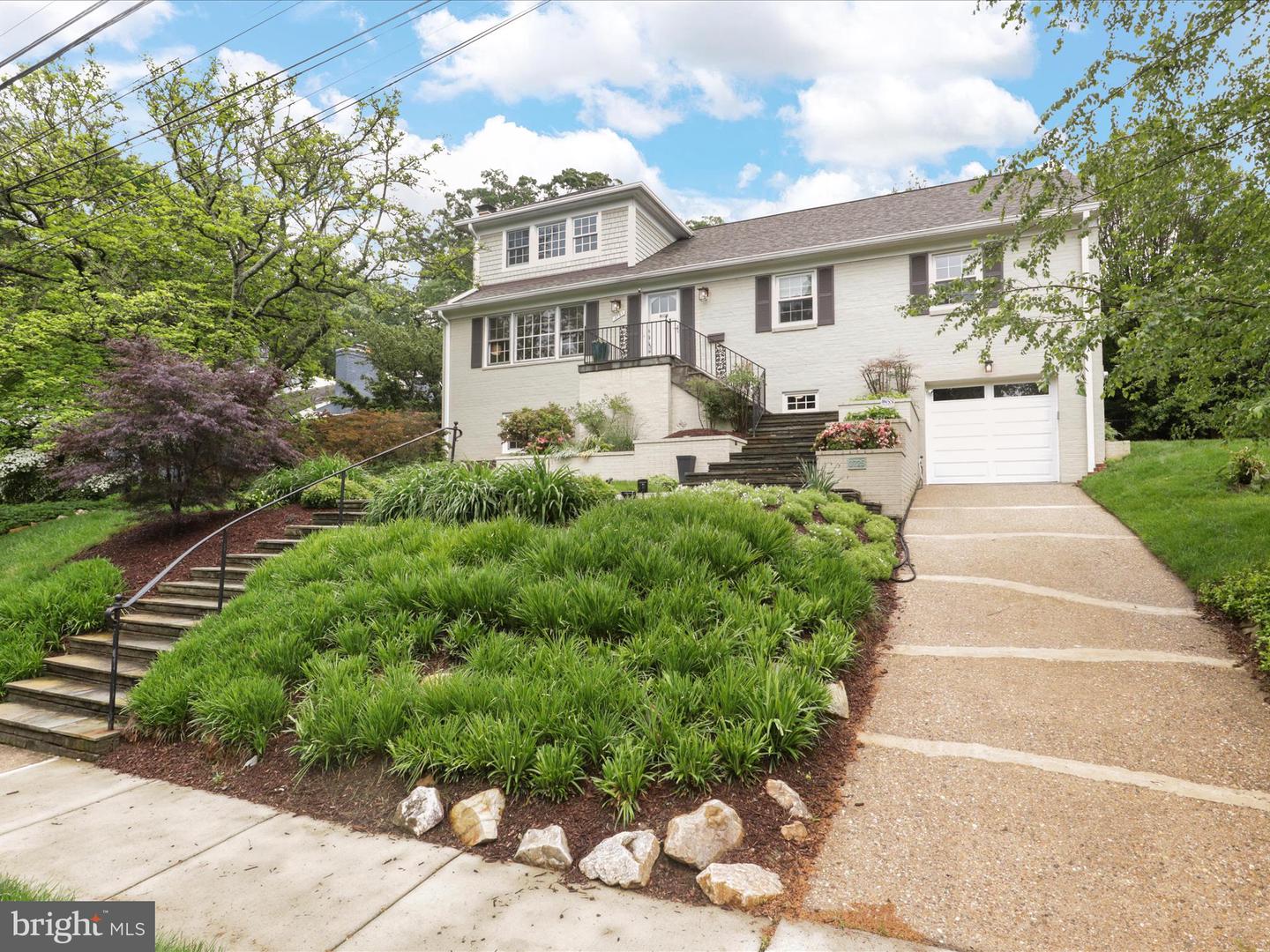 3725 N DELAWARE ST, ARLINGTON, Virginia 22207, 5 Bedrooms Bedrooms, ,3 BathroomsBathrooms,Residential,For sale,3725 N DELAWARE ST,VAAR2057466 MLS # VAAR2057466