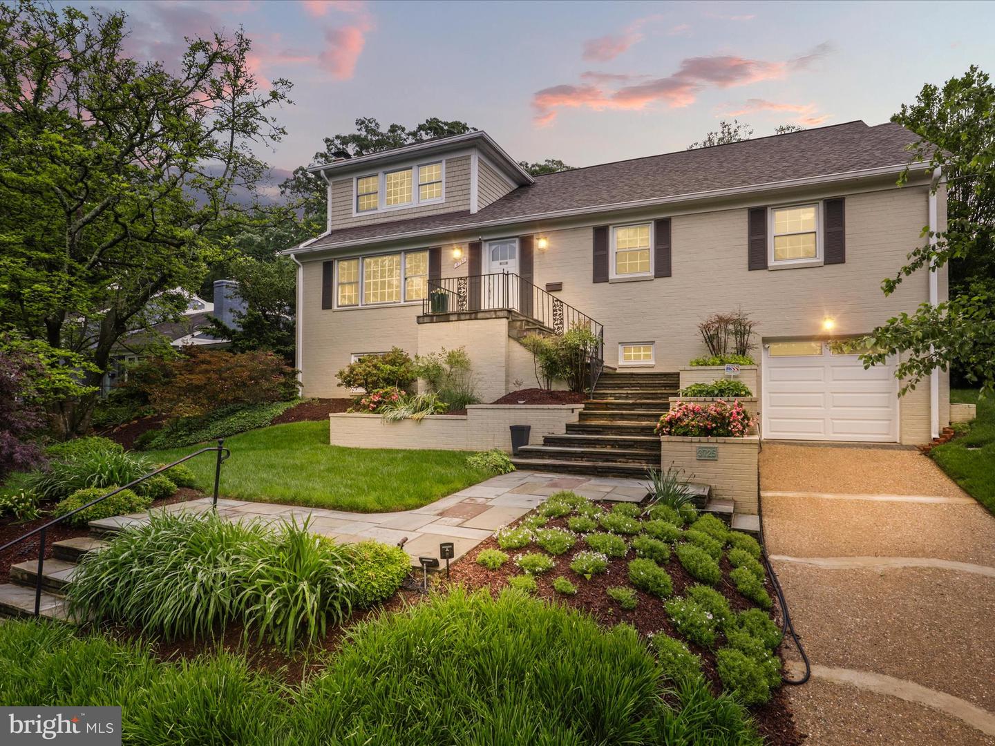 3725 N DELAWARE ST, ARLINGTON, Virginia 22207, 5 Bedrooms Bedrooms, ,3 BathroomsBathrooms,Residential,For sale,3725 N DELAWARE ST,VAAR2057466 MLS # VAAR2057466
