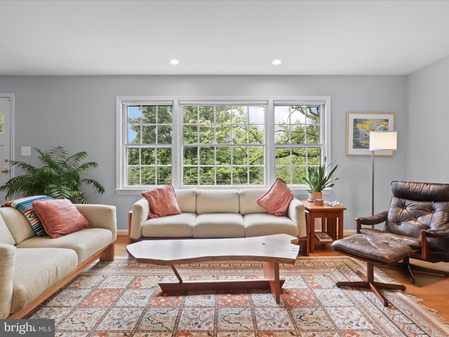 3725 N DELAWARE ST, ARLINGTON, Virginia 22207, 5 Bedrooms Bedrooms, ,3 BathroomsBathrooms,Residential,For sale,3725 N DELAWARE ST,VAAR2057466 MLS # VAAR2057466