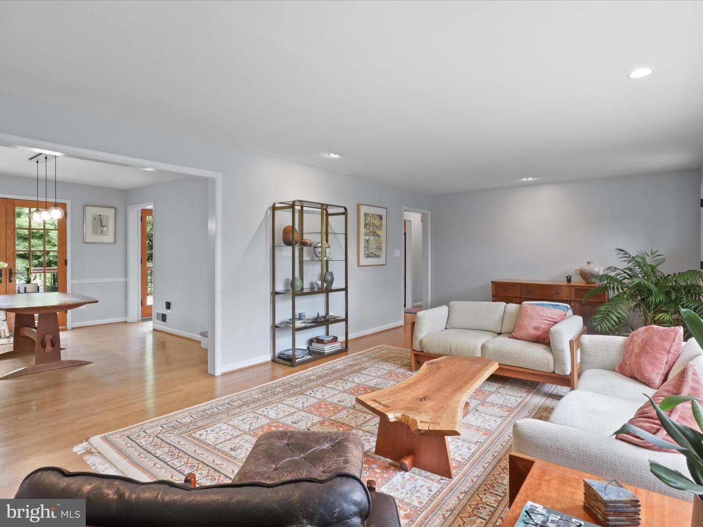 3725 N DELAWARE ST, ARLINGTON, Virginia 22207, 5 Bedrooms Bedrooms, ,3 BathroomsBathrooms,Residential,For sale,3725 N DELAWARE ST,VAAR2057466 MLS # VAAR2057466