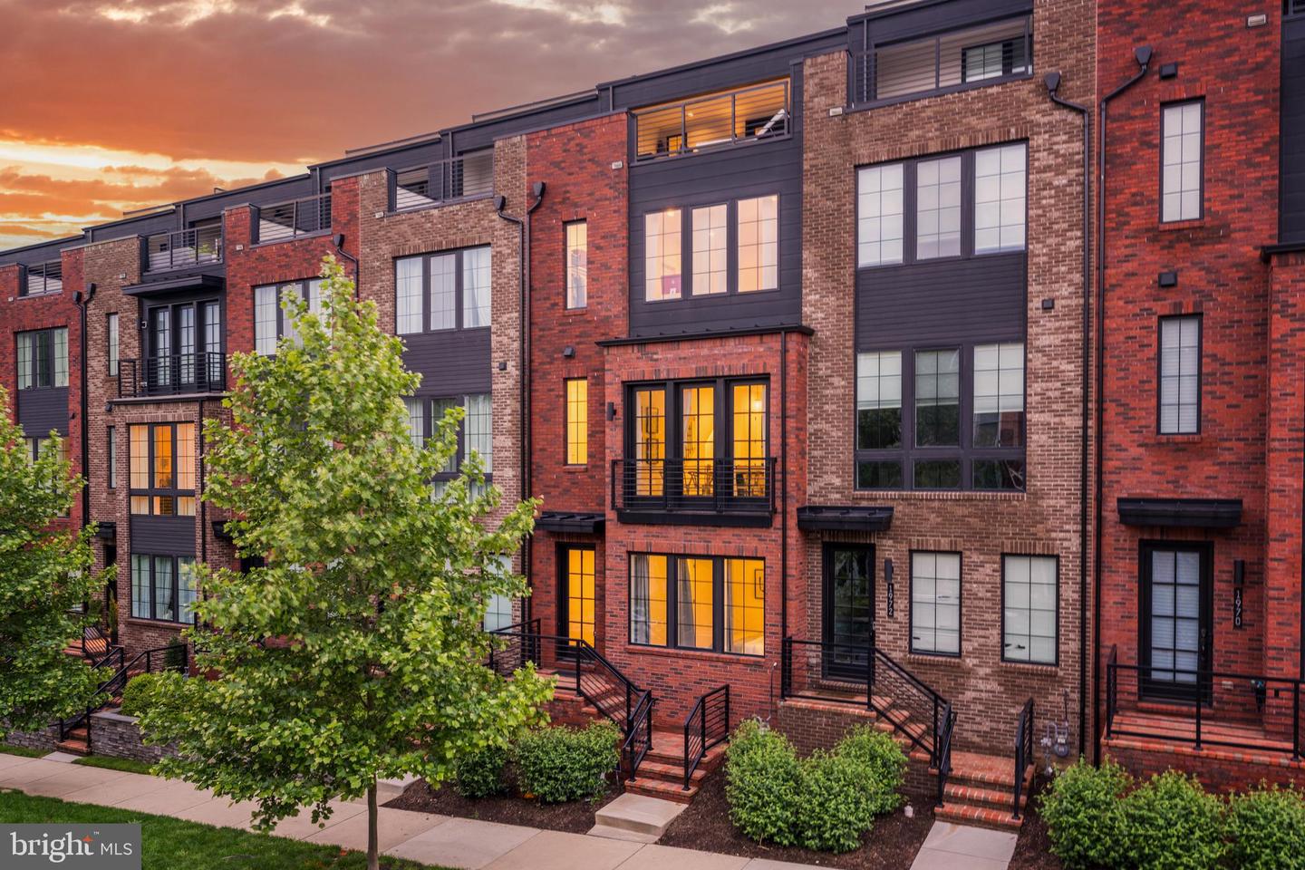 1974 ROLAND CLARKE PL, RESTON, Virginia 20191, 3 Bedrooms Bedrooms, ,3 BathroomsBathrooms,Residential,For sale,1974 ROLAND CLARKE PL,VAFX2240860 MLS # VAFX2240860