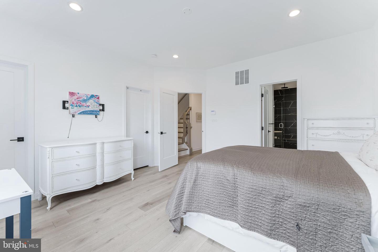 1974 ROLAND CLARKE PL, RESTON, Virginia 20191, 3 Bedrooms Bedrooms, ,3 BathroomsBathrooms,Residential,For sale,1974 ROLAND CLARKE PL,VAFX2240860 MLS # VAFX2240860