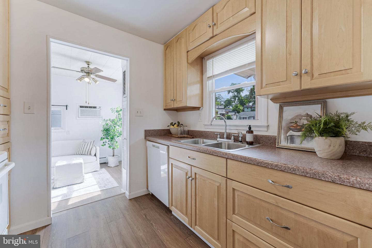 15415 MICHIGAN RD, WOODBRIDGE, Virginia 22191, 3 Bedrooms Bedrooms, 7 Rooms Rooms,1 BathroomBathrooms,Residential,For sale,15415 MICHIGAN RD,VAPW2094656 MLS # VAPW2094656