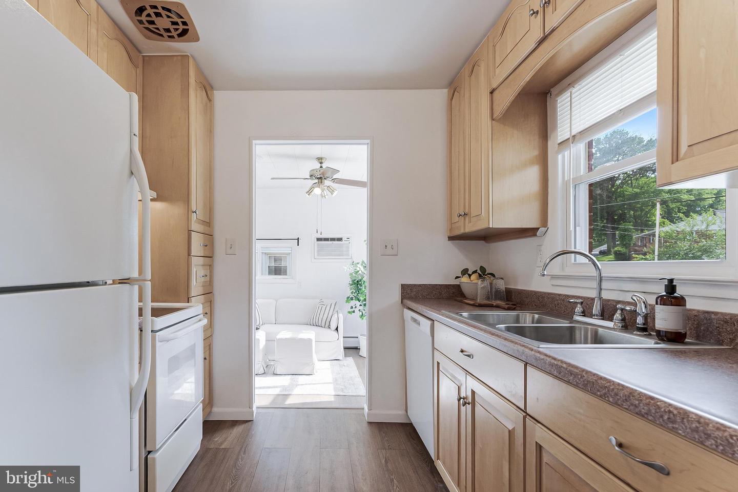 15415 MICHIGAN RD, WOODBRIDGE, Virginia 22191, 3 Bedrooms Bedrooms, 7 Rooms Rooms,1 BathroomBathrooms,Residential,For sale,15415 MICHIGAN RD,VAPW2094656 MLS # VAPW2094656