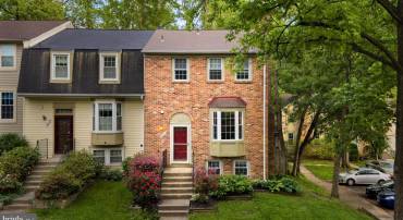 10121 WOOD GREEN WAY, BURKE, Virginia 22015, 4 Bedrooms Bedrooms, ,3 BathroomsBathrooms,Residential,For sale,10121 WOOD GREEN WAY,VAFX2240872 MLS # VAFX2240872