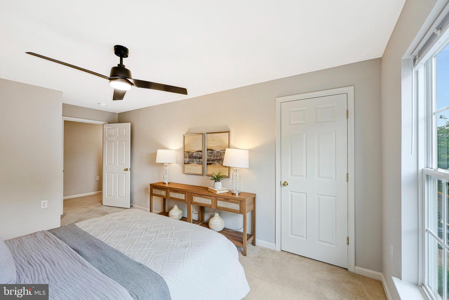 6055-A WICKER LN #127, CENTREVILLE, Virginia 20121, 3 Bedrooms Bedrooms, ,2 BathroomsBathrooms,Residential,For sale,6055-A WICKER LN #127,VAFX2240898 MLS # VAFX2240898