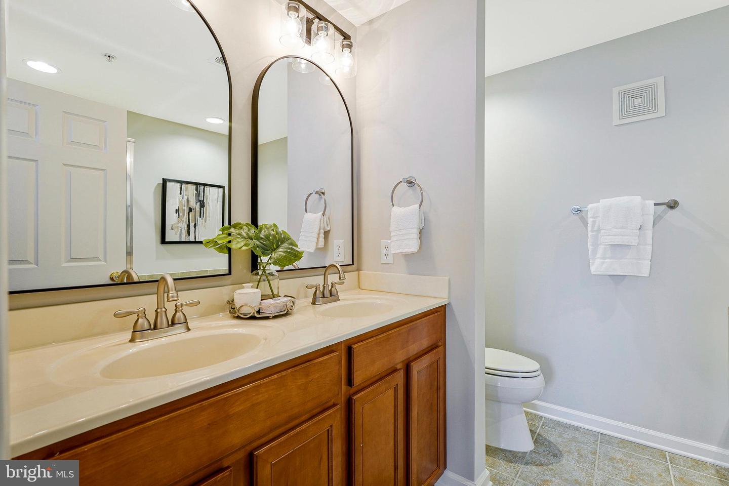 6055-A WICKER LN #127, CENTREVILLE, Virginia 20121, 3 Bedrooms Bedrooms, ,2 BathroomsBathrooms,Residential,For sale,6055-A WICKER LN #127,VAFX2240898 MLS # VAFX2240898