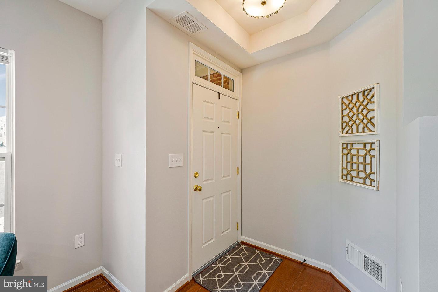 6055-A WICKER LN #127, CENTREVILLE, Virginia 20121, 3 Bedrooms Bedrooms, ,2 BathroomsBathrooms,Residential,For sale,6055-A WICKER LN #127,VAFX2240898 MLS # VAFX2240898