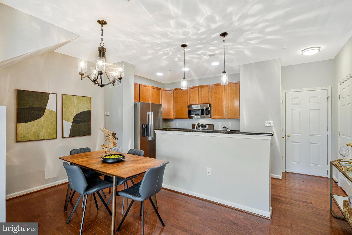 6055-A WICKER LN #127, CENTREVILLE, Virginia 20121, 3 Bedrooms Bedrooms, ,2 BathroomsBathrooms,Residential,For sale,6055-A WICKER LN #127,VAFX2240898 MLS # VAFX2240898
