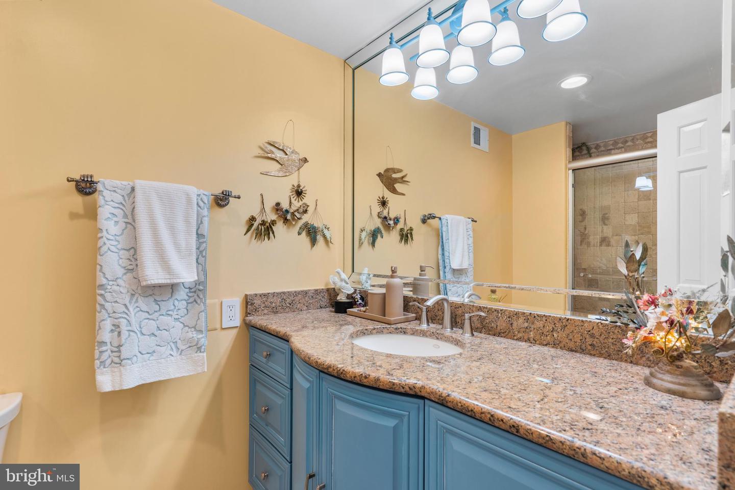 700 NEW HAMPSHIRE AVE NW #712, WASHINGTON, District Of Columbia 20037, 1 Bedroom Bedrooms, ,1 BathroomBathrooms,Residential,For sale,700 NEW HAMPSHIRE AVE NW #712,DCDC2200678 MLS # DCDC2200678
