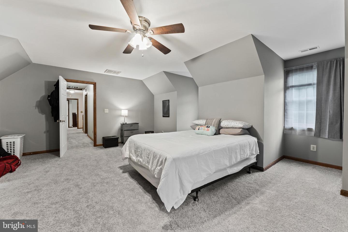 42 AMSONIA CT, STAFFORD, Virginia 22556, 5 Bedrooms Bedrooms, ,3 BathroomsBathrooms,Residential,For sale,42 AMSONIA CT,VAST2038856 MLS # VAST2038856
