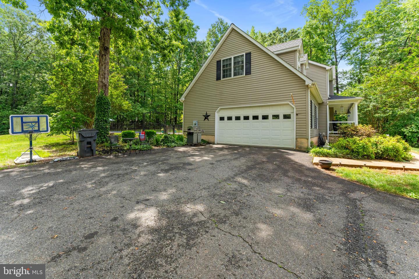 42 AMSONIA CT, STAFFORD, Virginia 22556, 5 Bedrooms Bedrooms, ,3 BathroomsBathrooms,Residential,For sale,42 AMSONIA CT,VAST2038856 MLS # VAST2038856