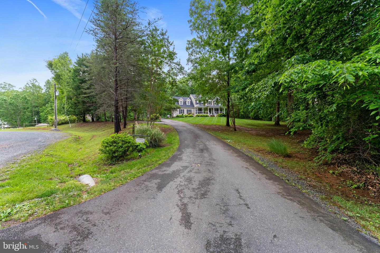 42 AMSONIA CT, STAFFORD, Virginia 22556, 5 Bedrooms Bedrooms, ,3 BathroomsBathrooms,Residential,For sale,42 AMSONIA CT,VAST2038856 MLS # VAST2038856