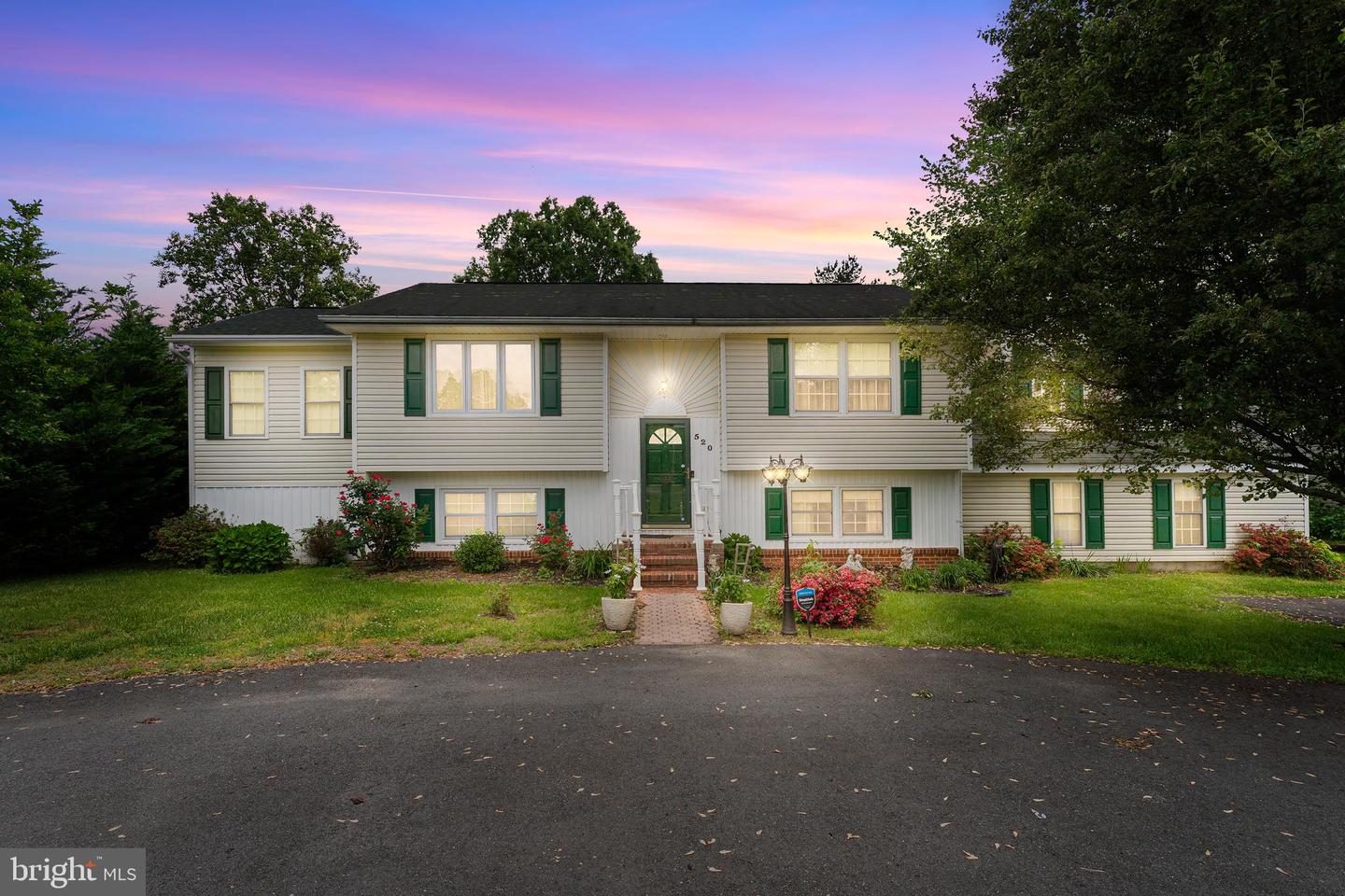 520 FORBES ST, FREDERICKSBURG, Virginia 22405, 5 Bedrooms Bedrooms, ,2 BathroomsBathrooms,Residential,For sale,520 FORBES ST,VAST2038836 MLS # VAST2038836