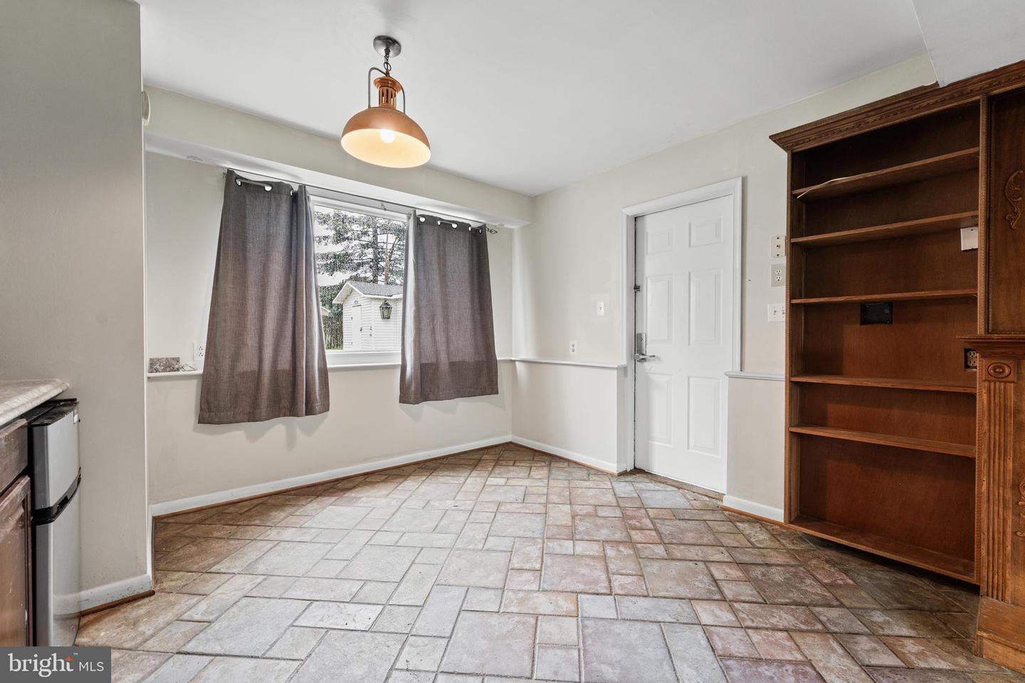 520 FORBES ST, FREDERICKSBURG, Virginia 22405, 5 Bedrooms Bedrooms, ,2 BathroomsBathrooms,Residential,For sale,520 FORBES ST,VAST2038836 MLS # VAST2038836