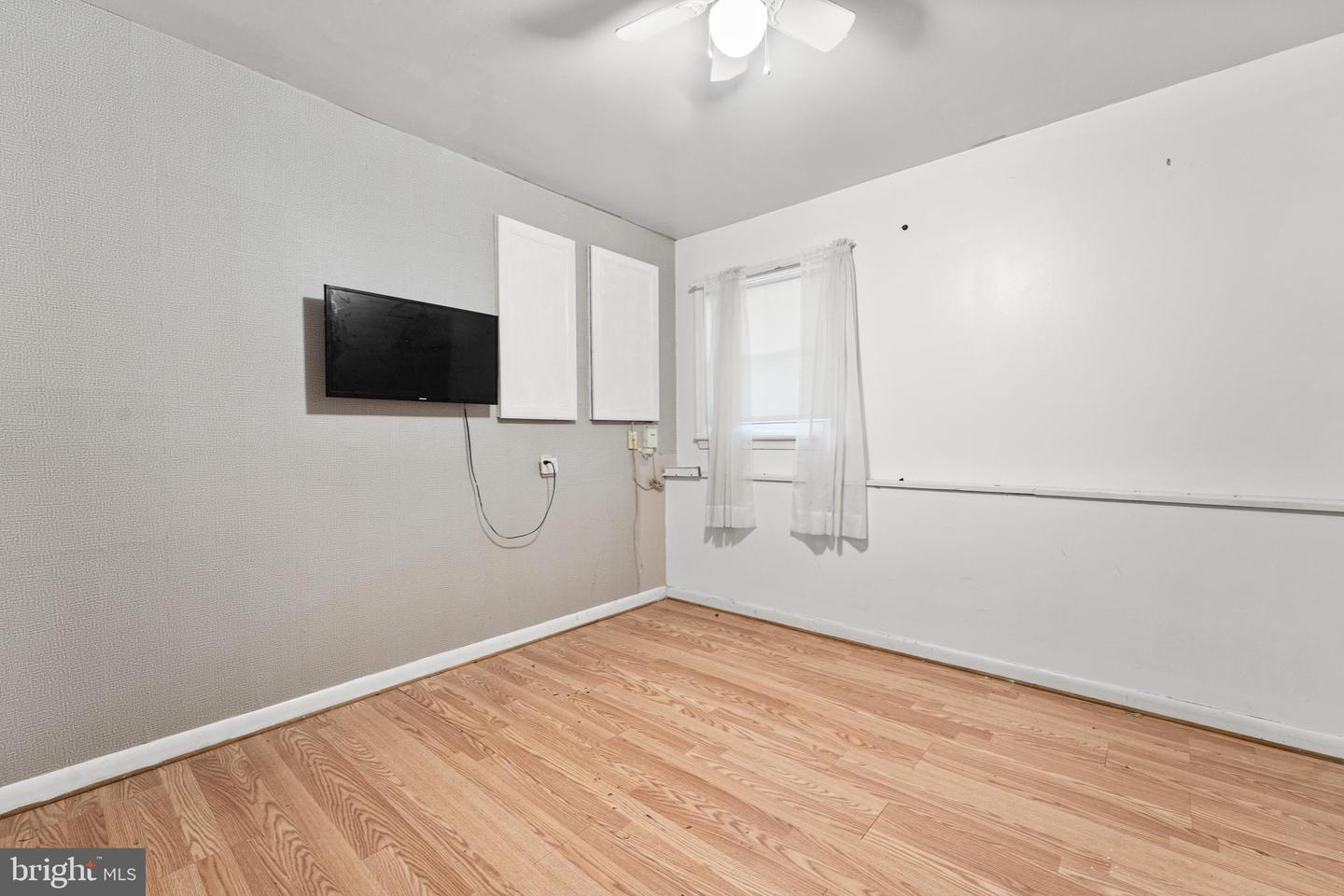 520 FORBES ST, FREDERICKSBURG, Virginia 22405, 5 Bedrooms Bedrooms, ,2 BathroomsBathrooms,Residential,For sale,520 FORBES ST,VAST2038836 MLS # VAST2038836