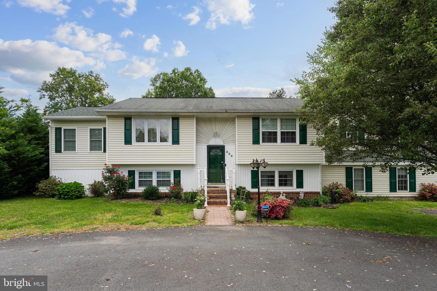 520 FORBES ST, FREDERICKSBURG, Virginia 22405, 5 Bedrooms Bedrooms, ,2 BathroomsBathrooms,Residential,For sale,520 FORBES ST,VAST2038836 MLS # VAST2038836