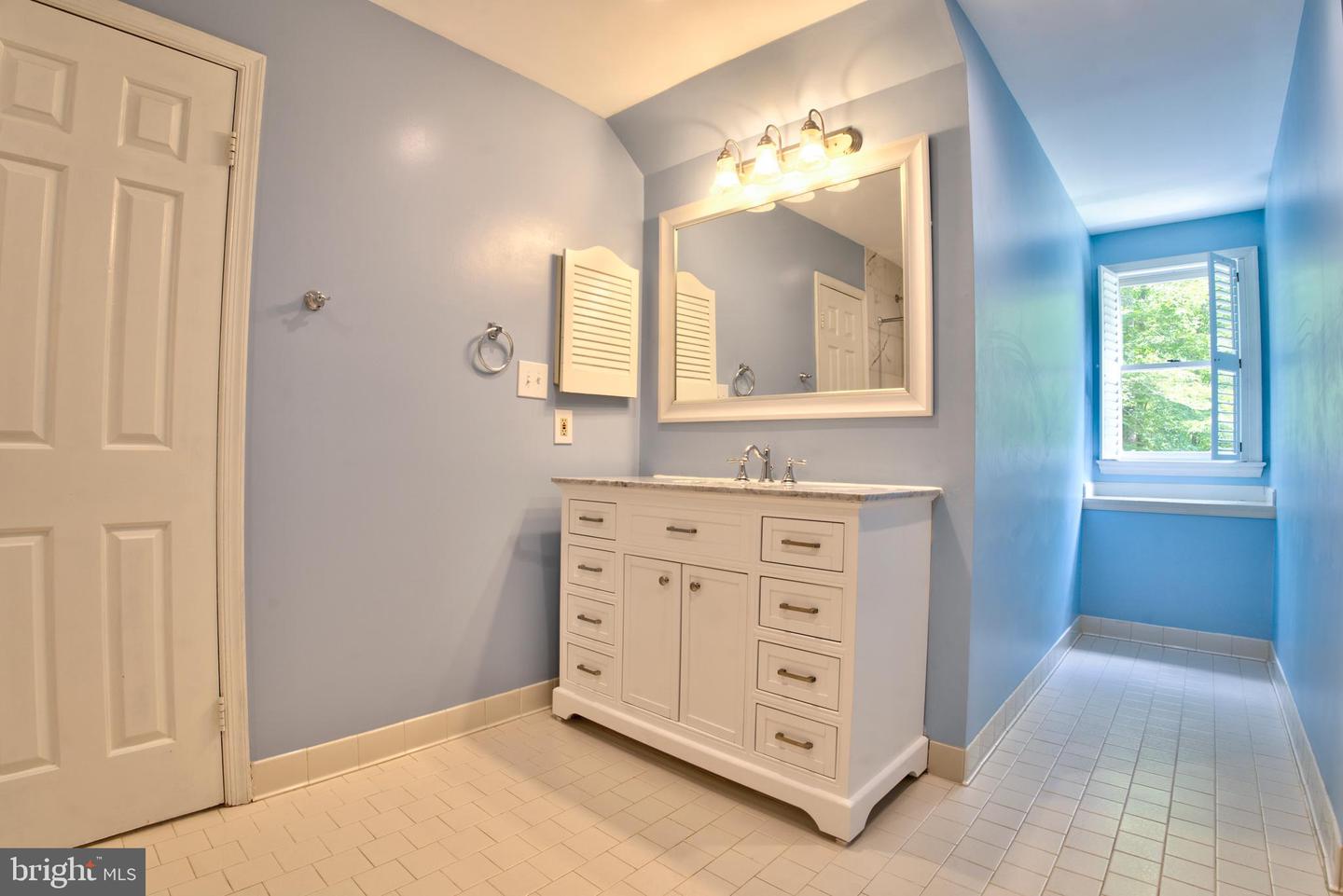 12410 CLIFTON HUNT DR, CLIFTON, Virginia 20124, 6 Bedrooms Bedrooms, ,6 BathroomsBathrooms,Residential,For sale,12410 CLIFTON HUNT DR,VAFX2240922 MLS # VAFX2240922