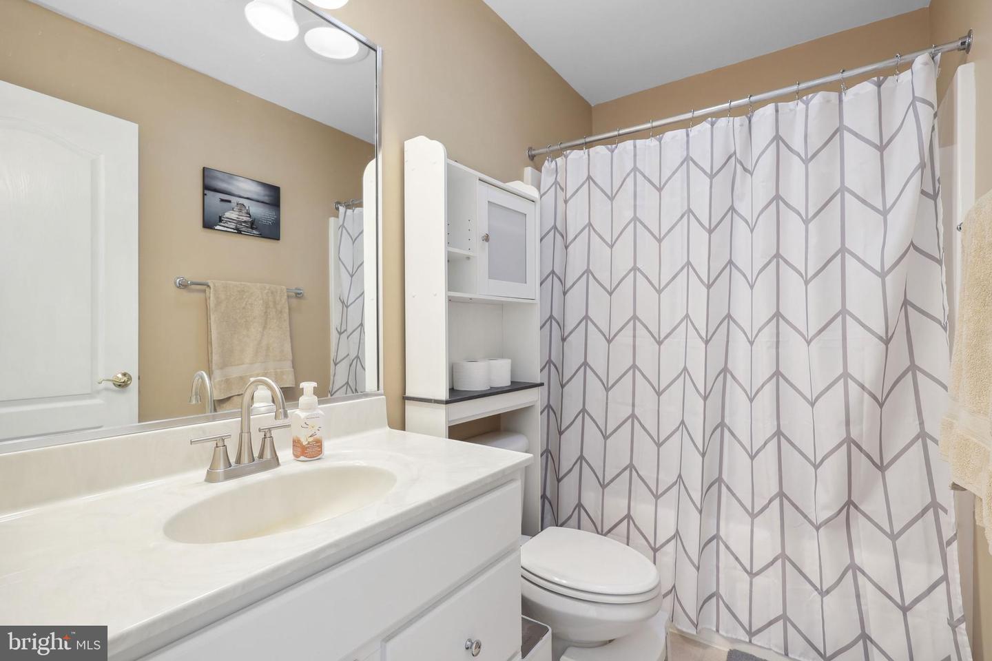 1 ROLLING BROOKE CT, STAFFORD, Virginia 22554, 6 Bedrooms Bedrooms, ,4 BathroomsBathrooms,Residential,For sale,1 ROLLING BROOKE CT,VAST2038858 MLS # VAST2038858