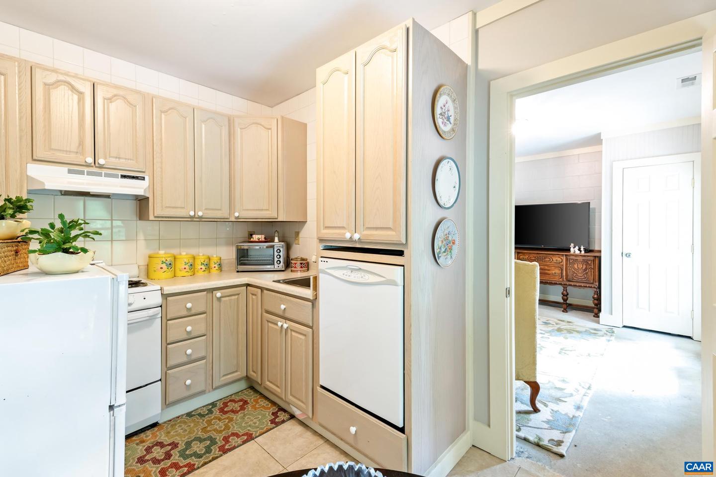 686 SNOW MOUNTAIN RD, STANARDSVILLE, Virginia 22973, 3 Bedrooms Bedrooms, ,2 BathroomsBathrooms,Residential,For sale,686 SNOW MOUNTAIN RD,664561 MLS # 664561