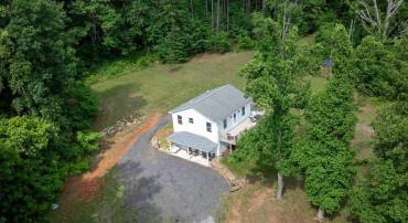 686 SNOW MOUNTAIN RD, STANARDSVILLE, Virginia 22973, 3 Bedrooms Bedrooms, ,2 BathroomsBathrooms,Residential,For sale,686 SNOW MOUNTAIN RD,664561 MLS # 664561