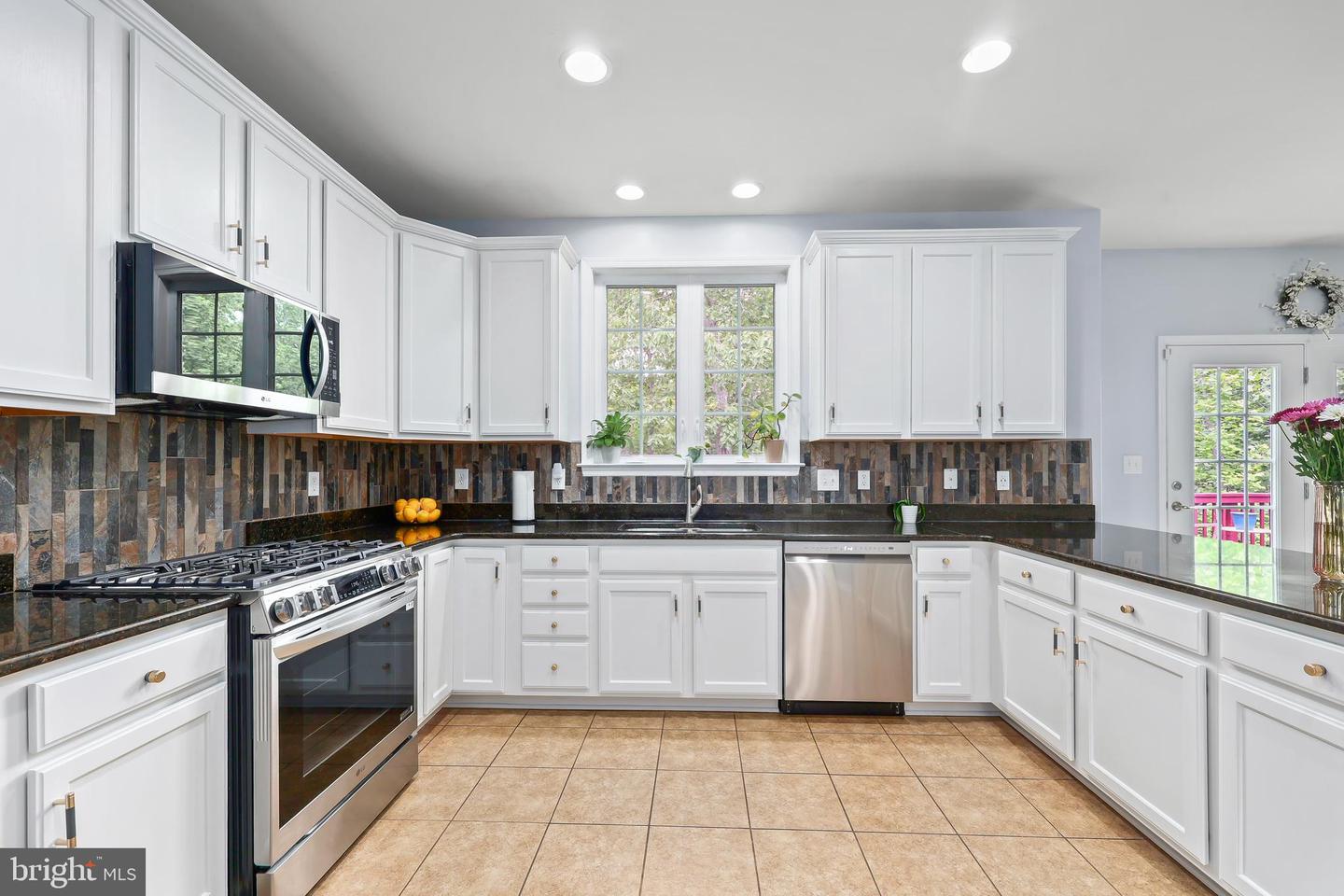 18 BLOSSOM TREE CT, STAFFORD, Virginia 22554, 5 Bedrooms Bedrooms, ,3 BathroomsBathrooms,Residential,For sale,18 BLOSSOM TREE CT,VAST2038874 MLS # VAST2038874