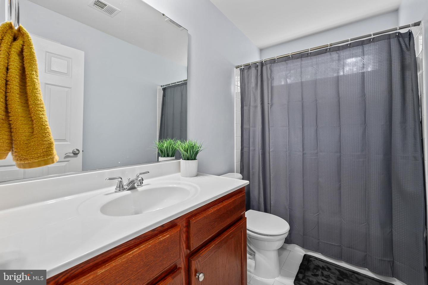 18 BLOSSOM TREE CT, STAFFORD, Virginia 22554, 5 Bedrooms Bedrooms, ,3 BathroomsBathrooms,Residential,For sale,18 BLOSSOM TREE CT,VAST2038874 MLS # VAST2038874
