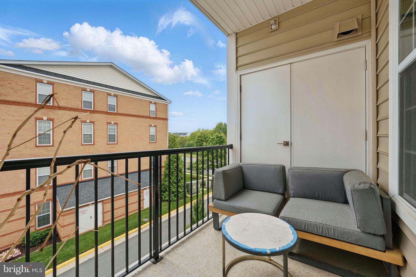 23465 BELVOIR WOODS TER, ASHBURN, Virginia 20148, 3 Bedrooms Bedrooms, ,2 BathroomsBathrooms,Residential,For sale,23465 BELVOIR WOODS TER,VALO2096546 MLS # VALO2096546